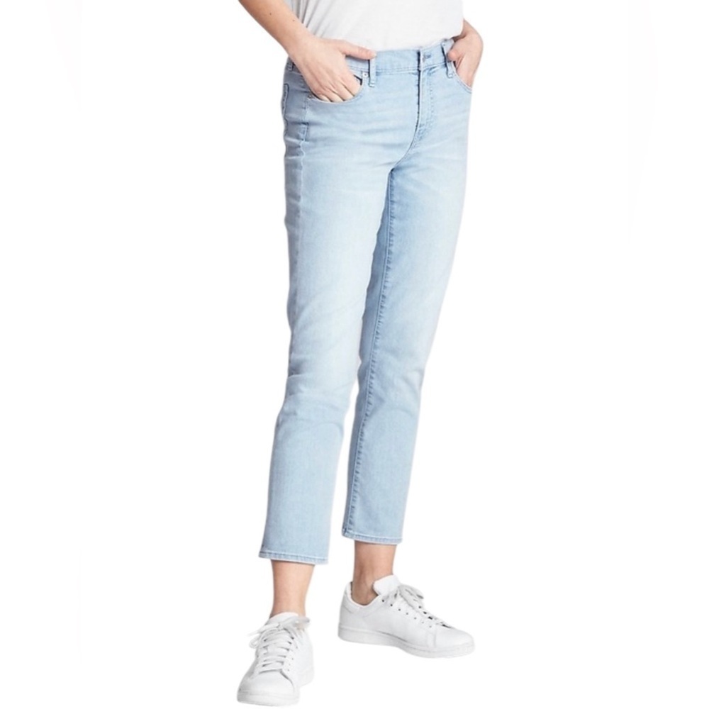 GAP Wearlight Mid Rise Best Girlfriend Jeans Light Indigo 26